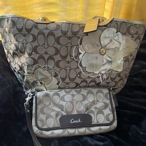 Coach purse and wallet